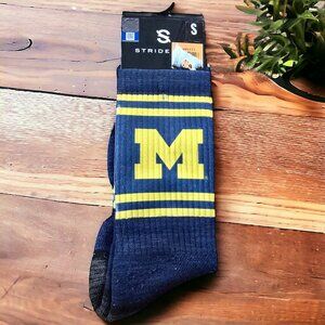 NWT NCAA ( YOUTH ) Crew Michigan Logo Socks
